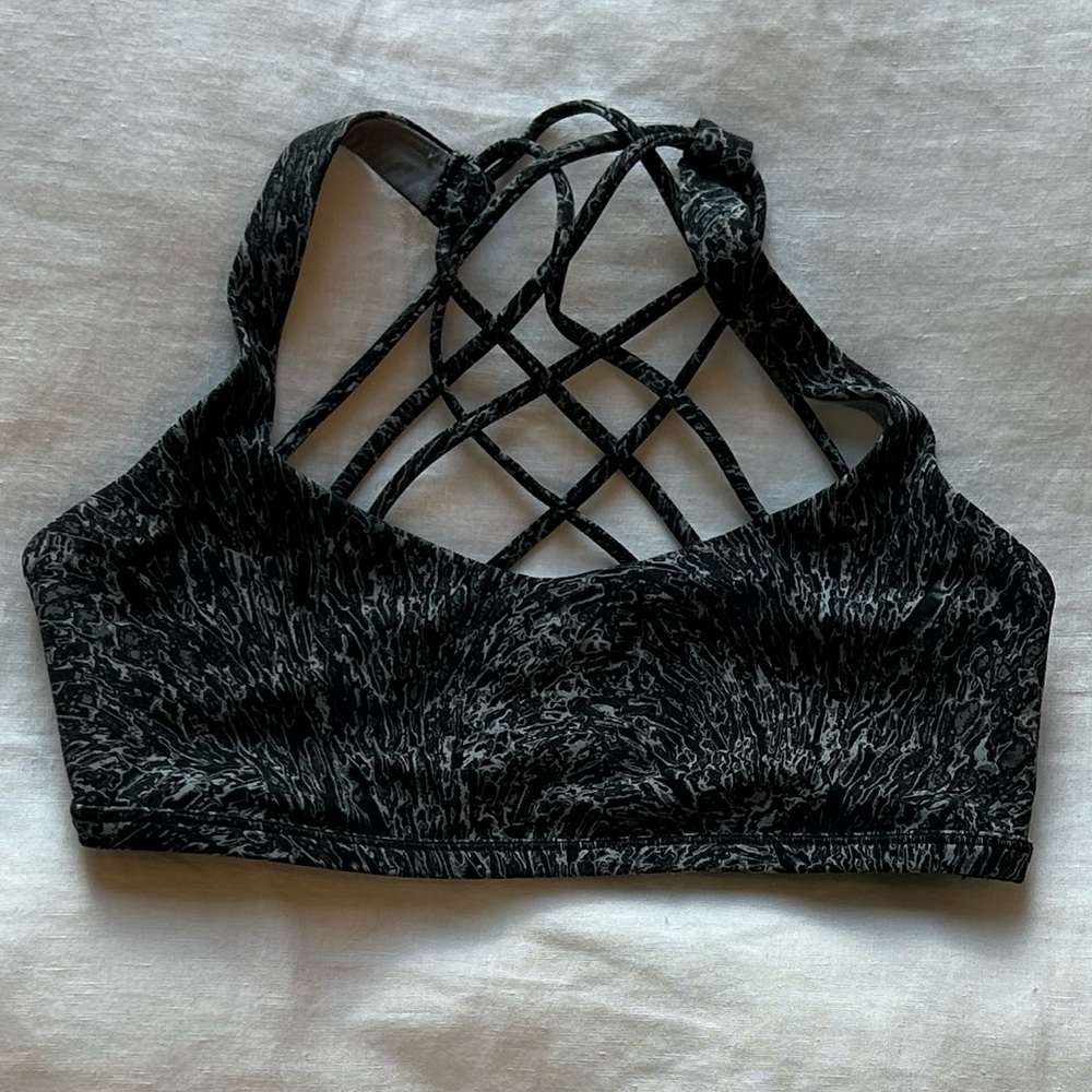 lululemon free to be wild bra black design size 6